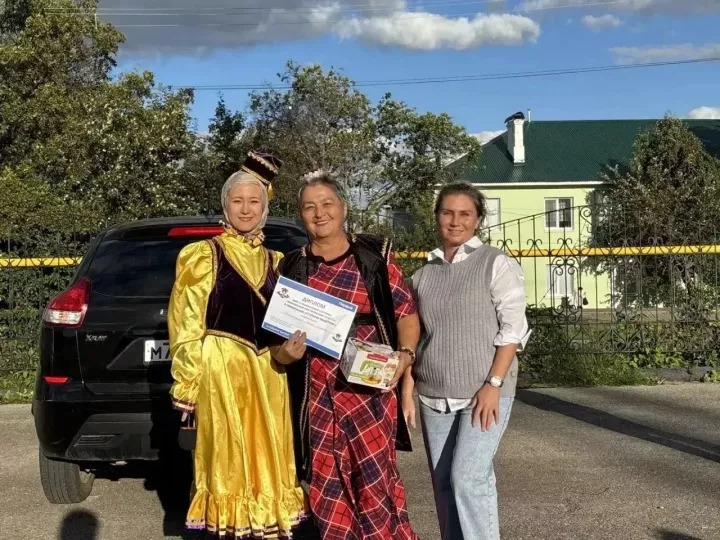 Забег в национальных костюмах: в Азнакаево  День республики отметили спортивно