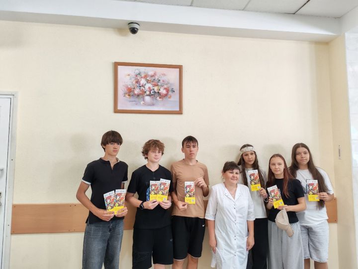Сәламәт балачак – сәламәт киләчәк: Азнакай табиблары лагерьларда профилактиик очрашулар үткәрде