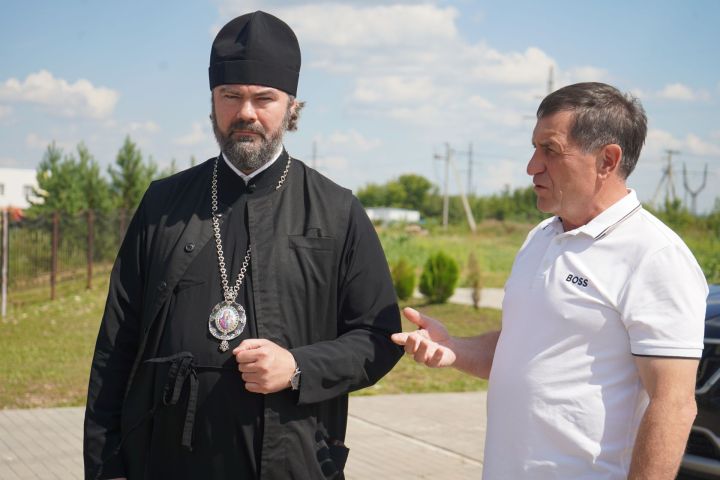 Ремонт и благоустройство в Азнакаево: итоги рабочей встречи Айдара Шамсутдинова и епископа Мефодия
