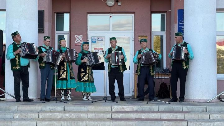 Азнакаево ярко отметило День Республики Татарстан!