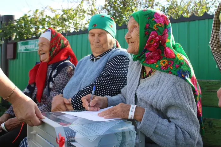 В Азнакаево продолжаются выборы: на 62 участках голосует более 45 тысяч избирателей