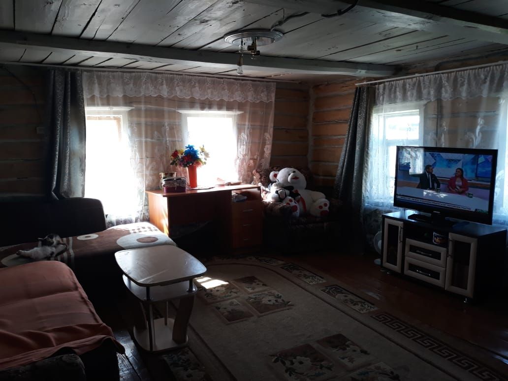 Продается бревенчатый дом в черте города Азнакаево - 7 ФОТО