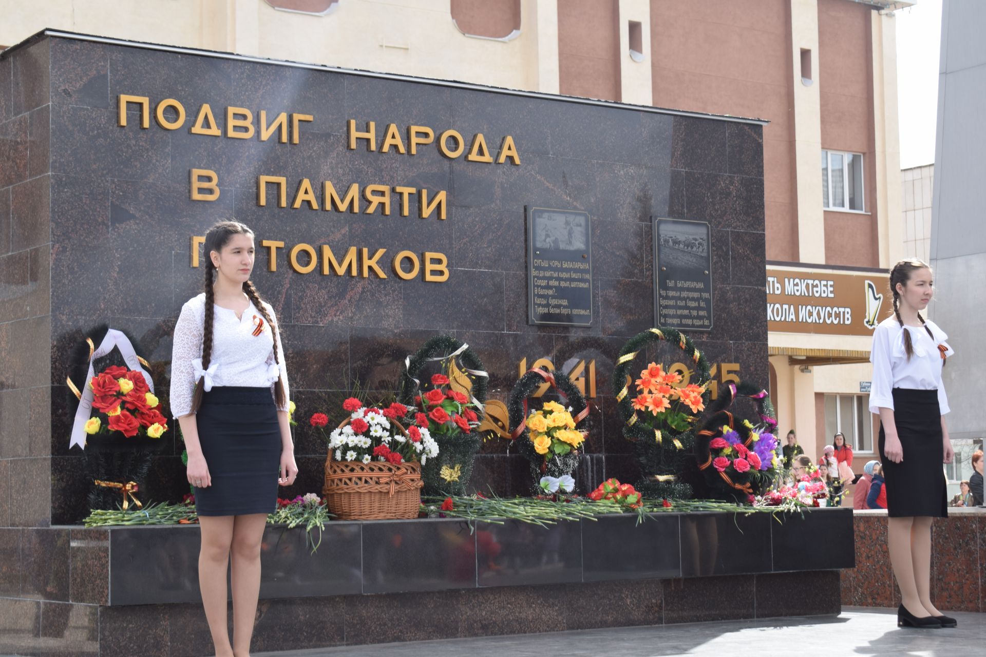 Парад Победы в поселке Актюбинский: слезы, улыбки, память