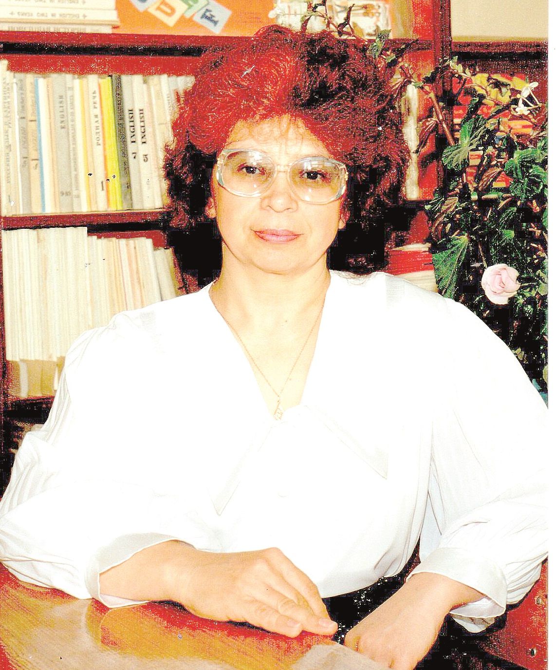 Искренне поздравляем нашу любимую, уважаемую учительницу английского языка, классную руководительницу Наилю Курбановну Махмутову с 70-летним юбилеем!