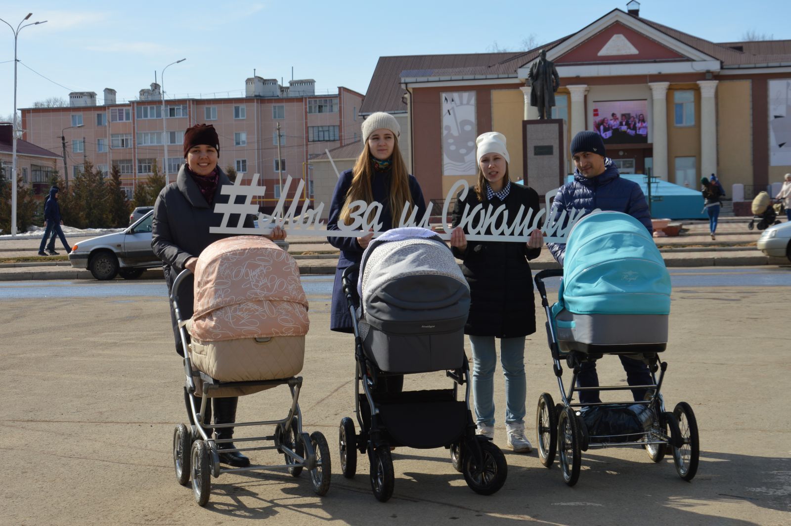 Погода г азнакаево на неделю. Сююмбике Азнакаево. Мизгель Азнакаево. Улица Сююмбике Азнакаево. Фоторепортаж Азнакаево.