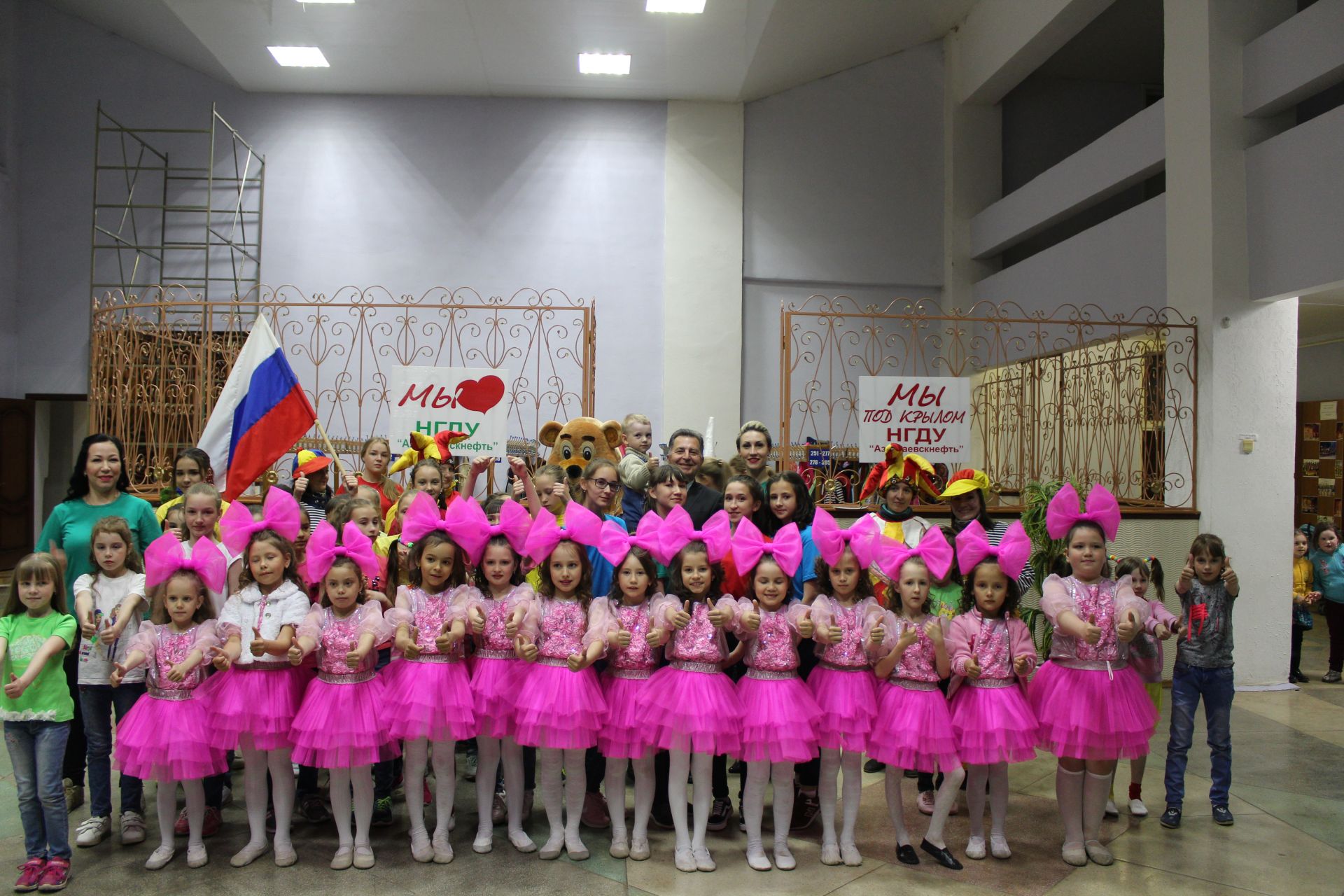 Дети поселка Актюбинский отметили сказочный праздник