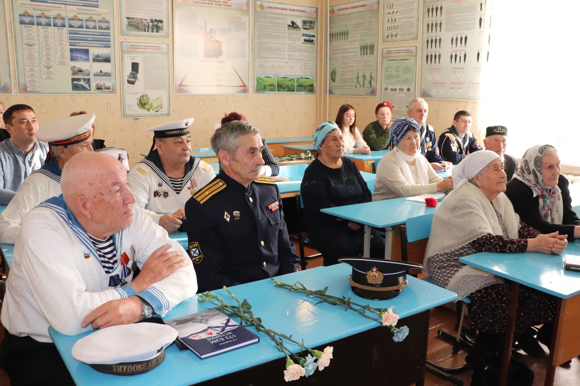 В Азнакаевской школе №8 почтили память нашего земляка-героя Альберта Шайхутдинова (ФОТО)
