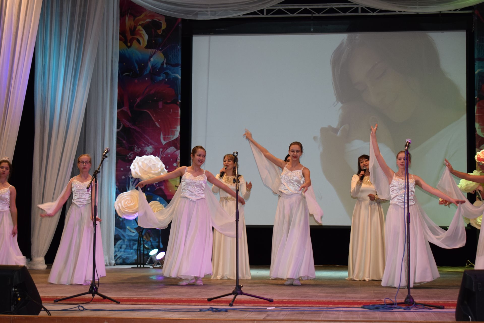 В Азнакаево масштабно отметили День матери (ФОТО+ВИДЕО)