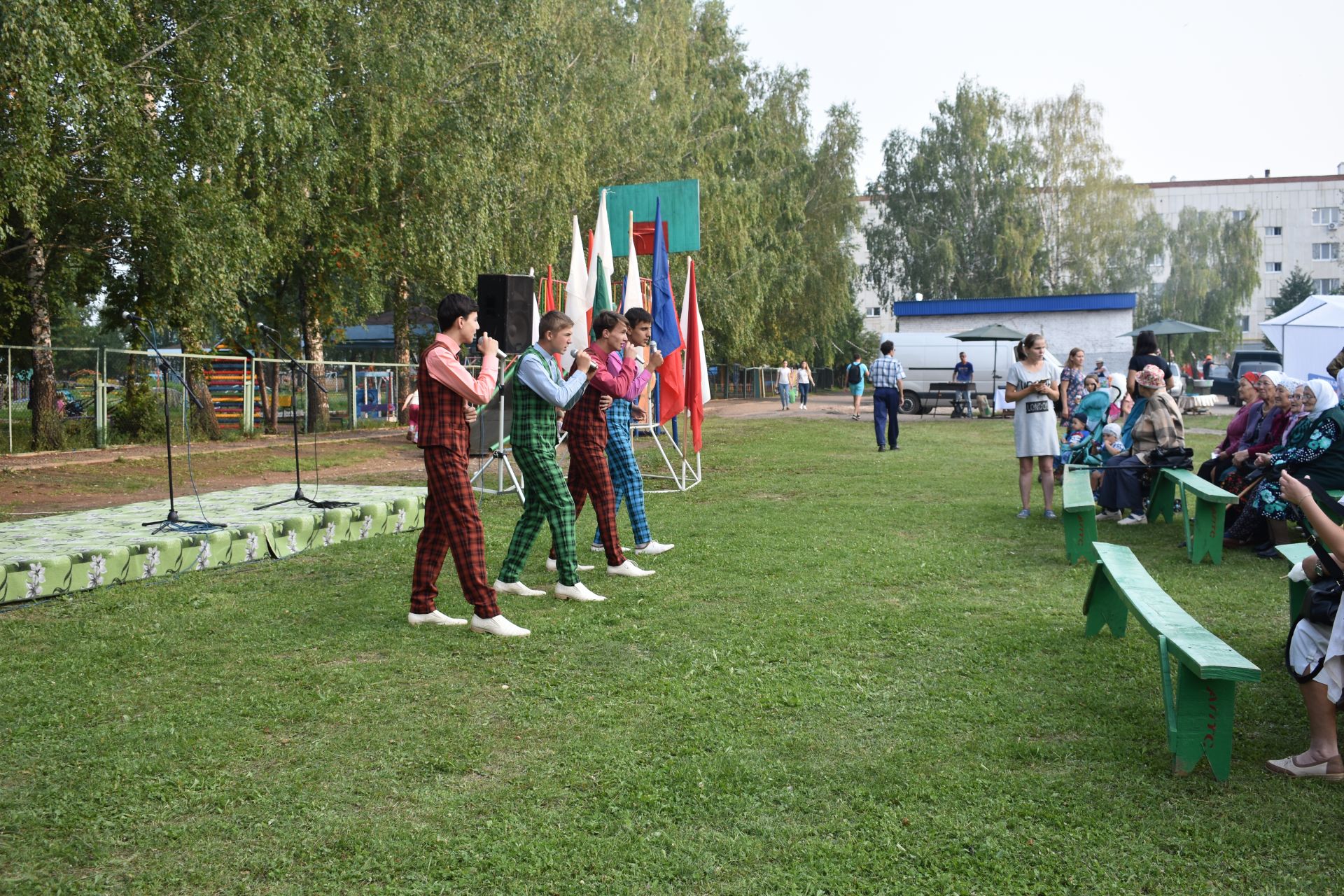 Султангалиева 33 азнакаево. Султангалиева 33. Султангалиева 24 Азнакаево. Фоторепортаж Азнакаево.