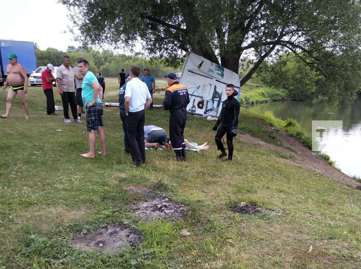 Утонул глава. Водяная яма в реке. В Татарстане утонул мужчина.