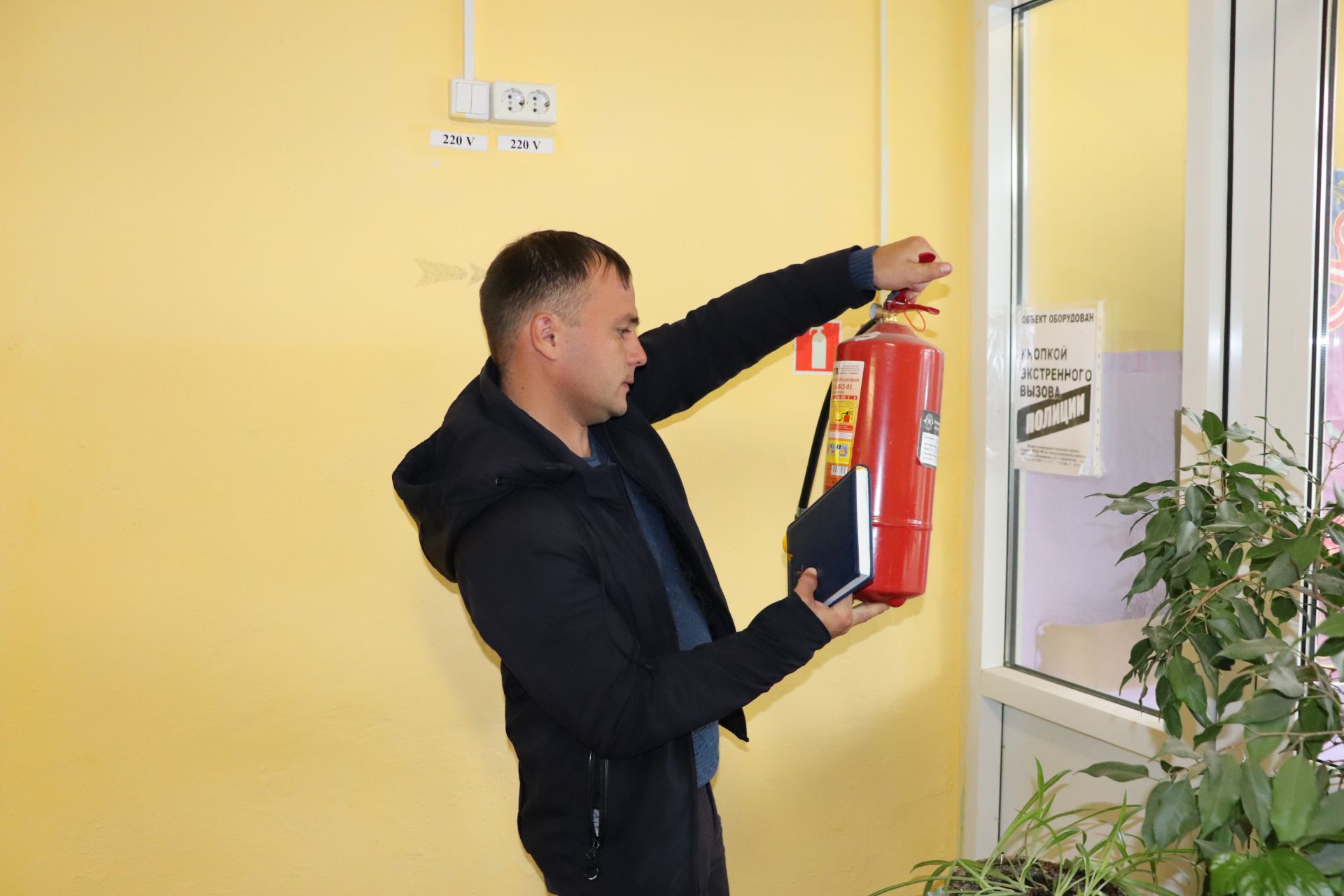 В Азнакаевских учреждениях образования проверено состояние охраны труда (ФОТО)