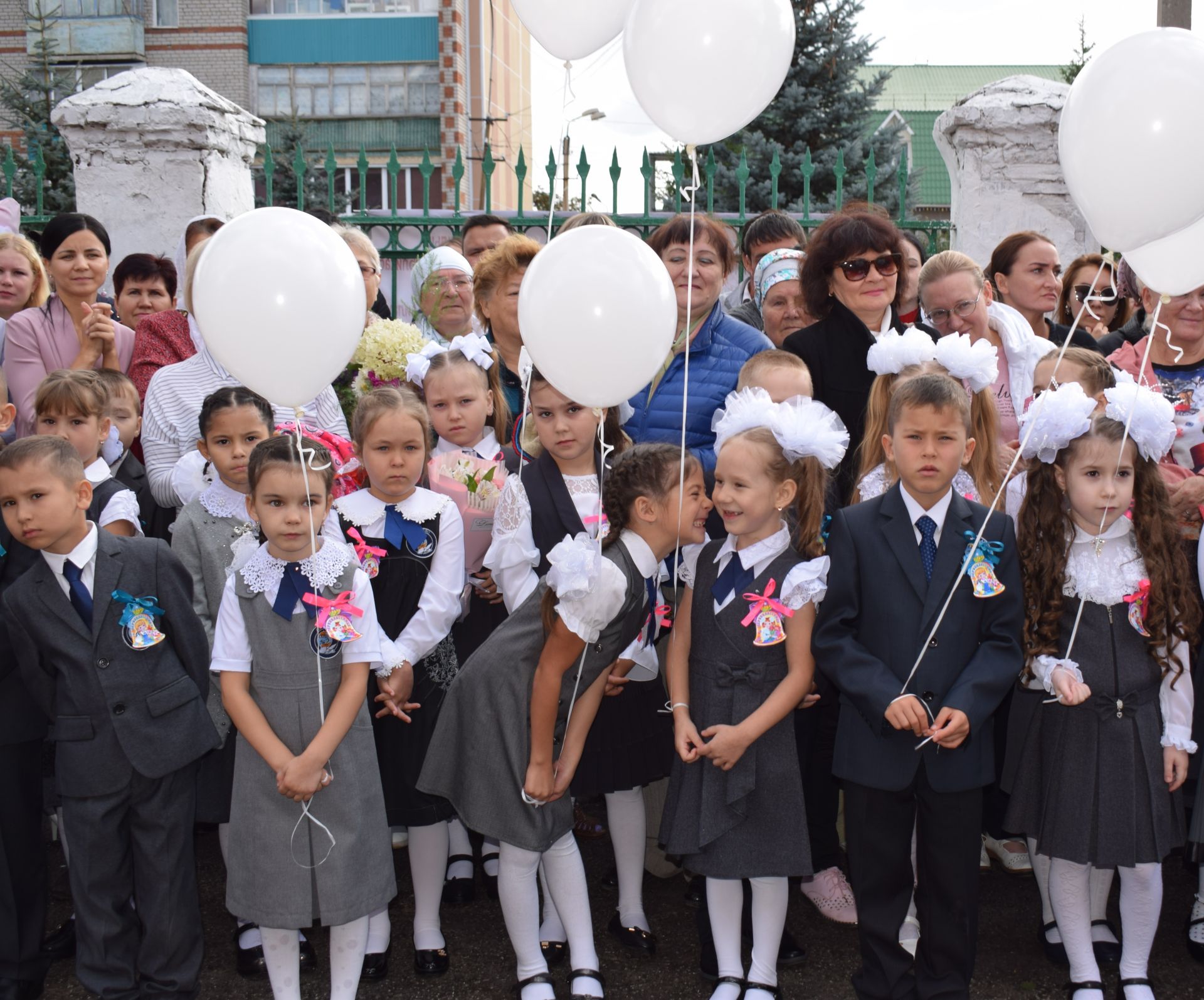 В Азнакаевском районе в первый класс пошли более 800 детей (ФОТО+ВИДЕО)