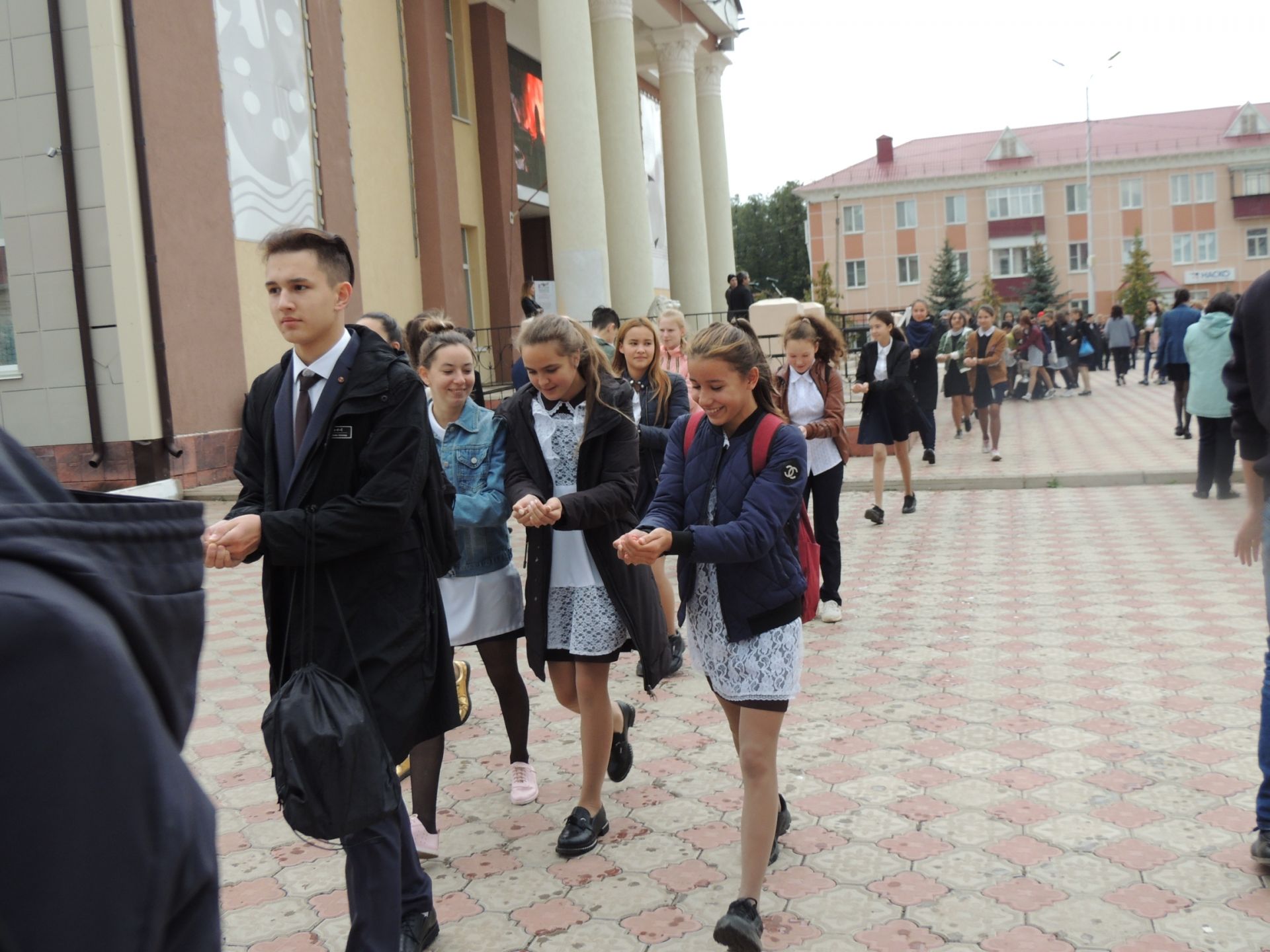 В Азнакаево почтили память жертв терактов (ФОТО)