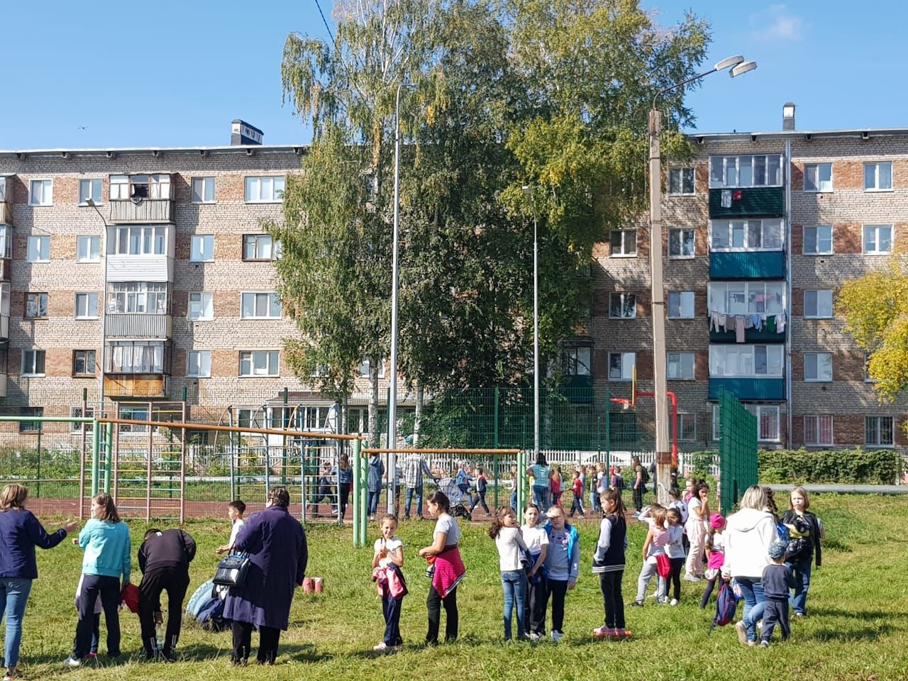 В день выборов учащиеся школ Азнакаево организовали ярмарку (ФОТО+ВИДЕО)