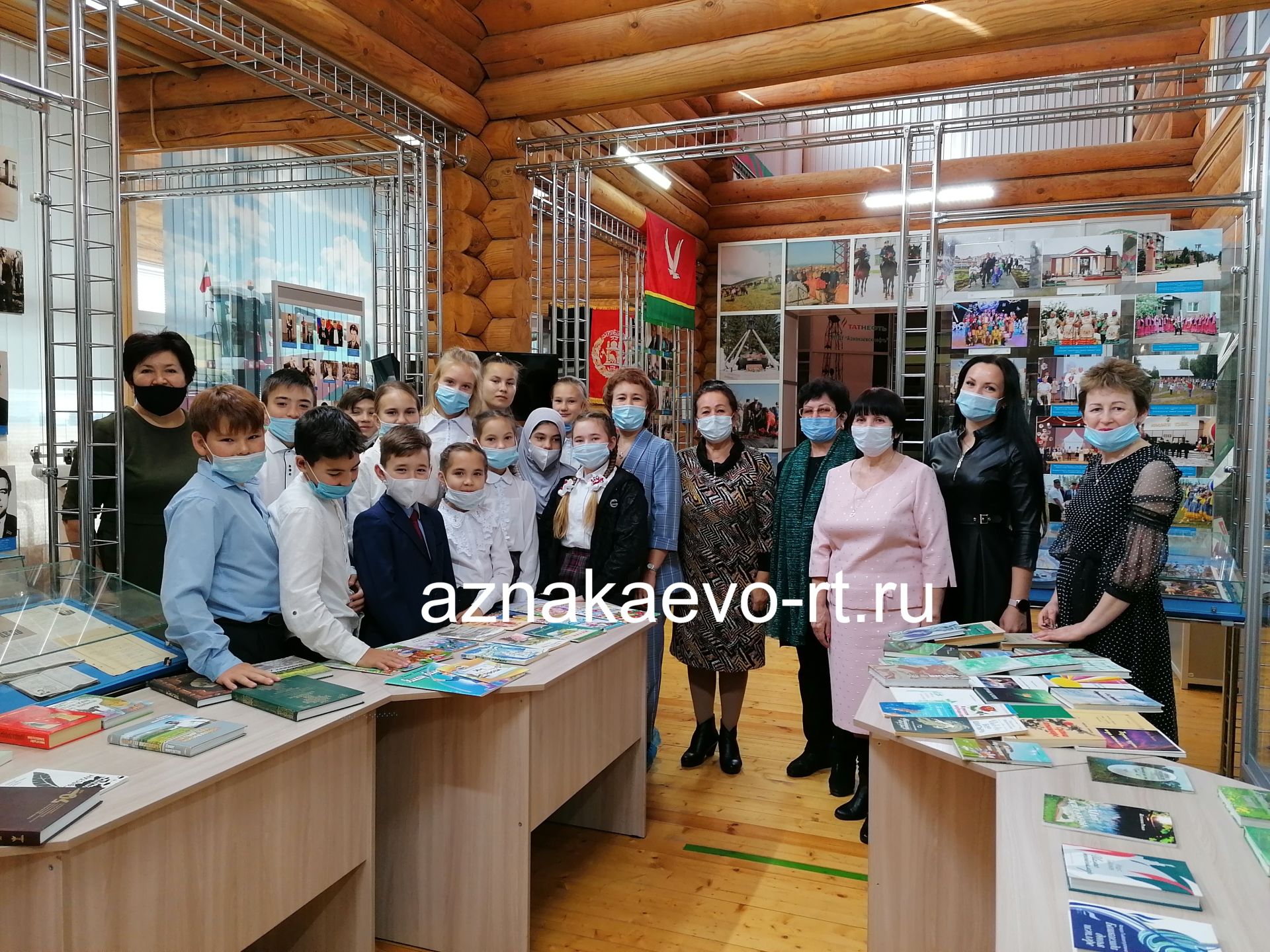 Пенсионный фонд азнакаево. 9 Школа Азнакаево. 7 Школа Азнакаево. Азнакаевский музей. Азнакаевская школа искусств.