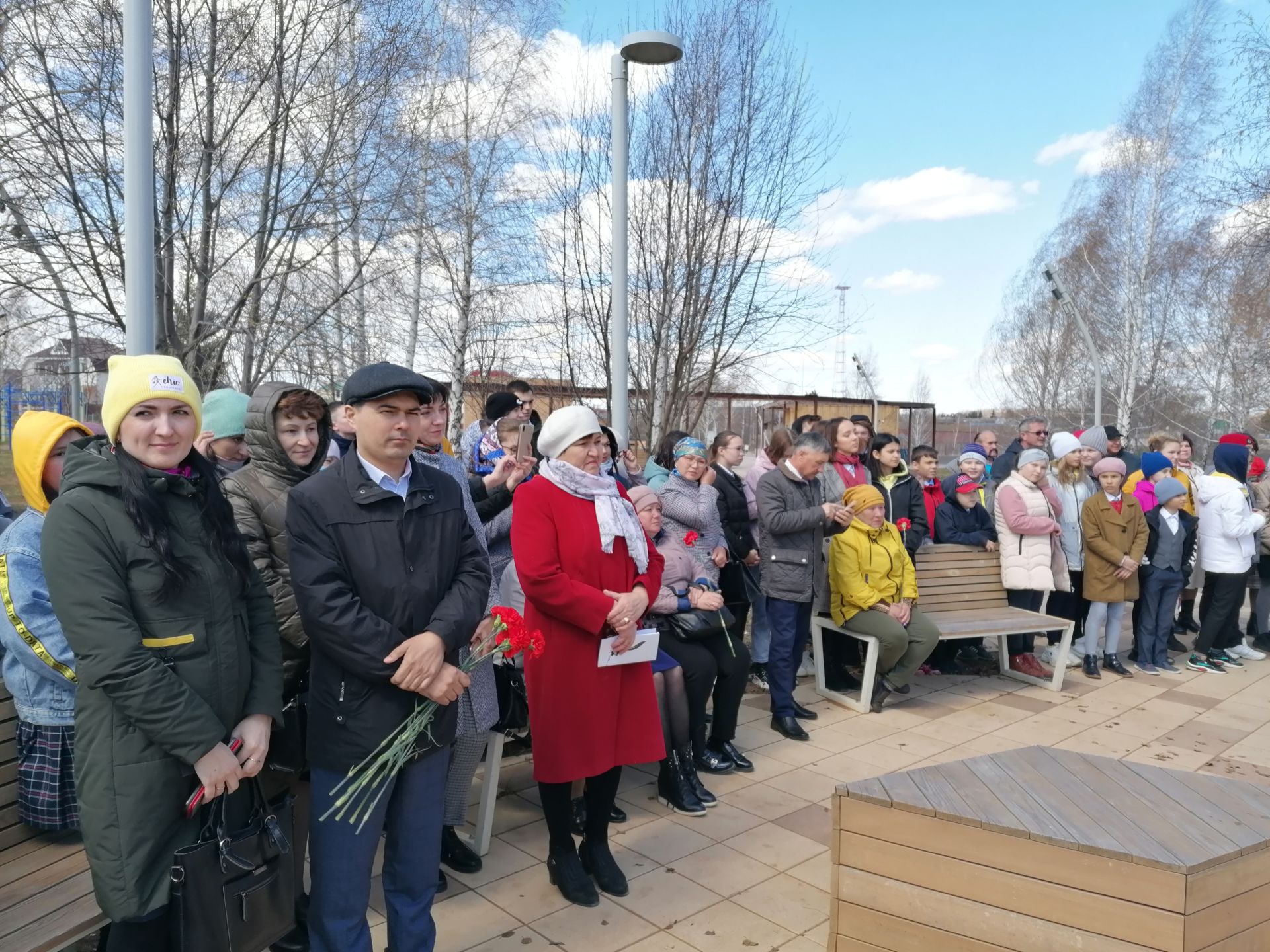 Азнакайлылар Тукайга чәчәкләр салдылар