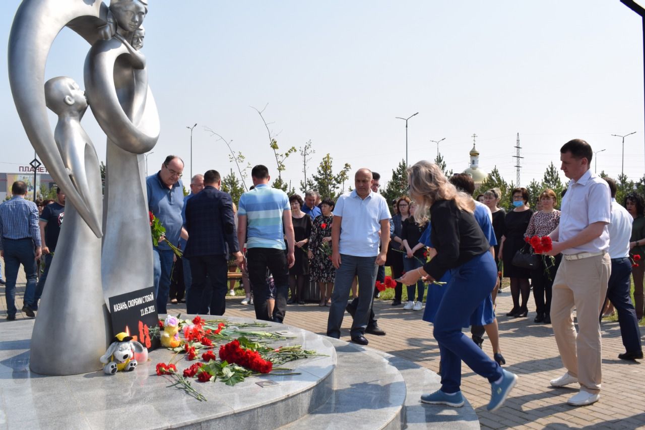 Азнакаевцы собрались на траурный митинг