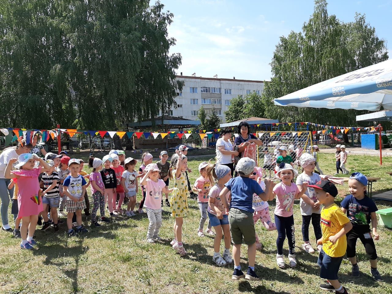 “Улыбка” бакчасында туган телне, гореф-гадәтләрне саклыйлар