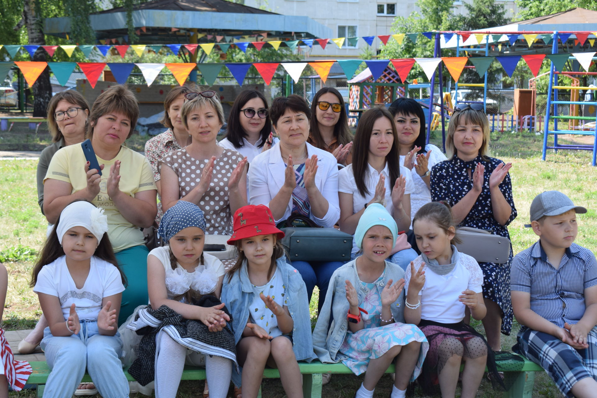 “Улыбка” бакчасында туган телне, гореф-гадәтләрне саклыйлар