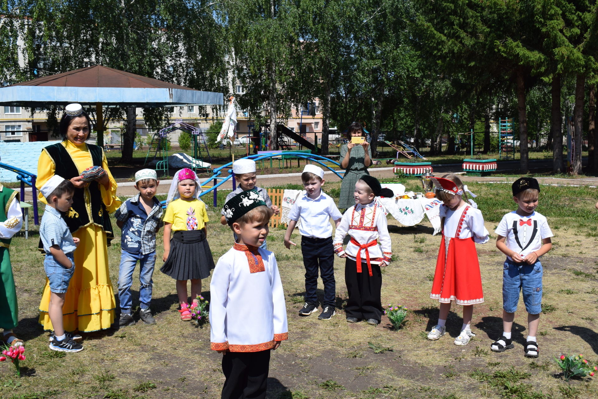 “Улыбка” бакчасында туган телне, гореф-гадәтләрне саклыйлар