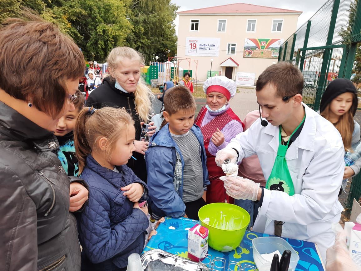 Азнакайлылар районның 90 еллыгын һәм Нефтьчеләр көнен бәйрәм итә