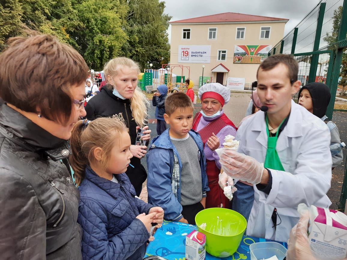 Азнакайлылар районның 90 еллыгын һәм Нефтьчеләр көнен бәйрәм итә