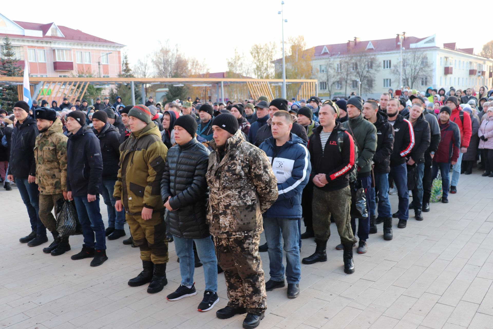 Подслушано в азнакаево. Мобилизация Азнакаево 28 октября. Проводы в Казани. Проводы мобилизованных 1 ноября.