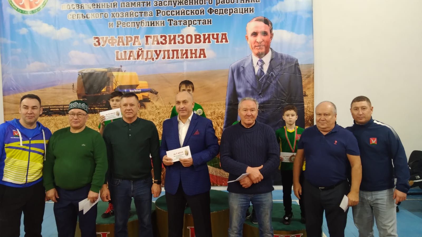 Азнакаевские борцы участвовали в турнире памяти Зуфара Шайдуллина