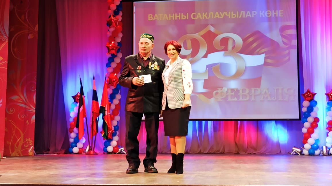 В Азнакаево поздравили защитников Отечества