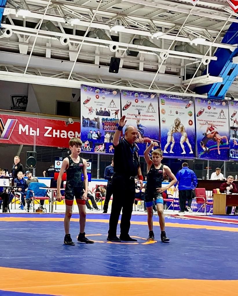 Азнакаевские борцы занимают призовые места на всероссийских соревнованиях