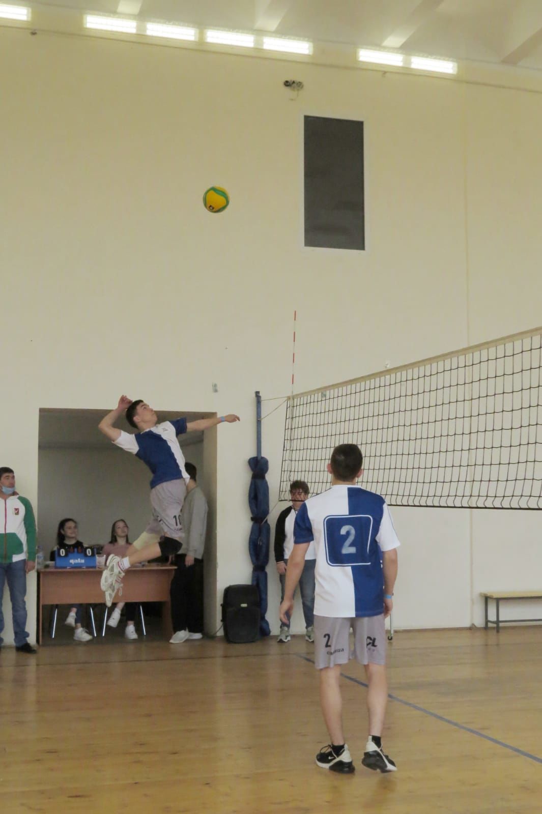 Азнакаевские волейболисты стали победителями в зональном турнире