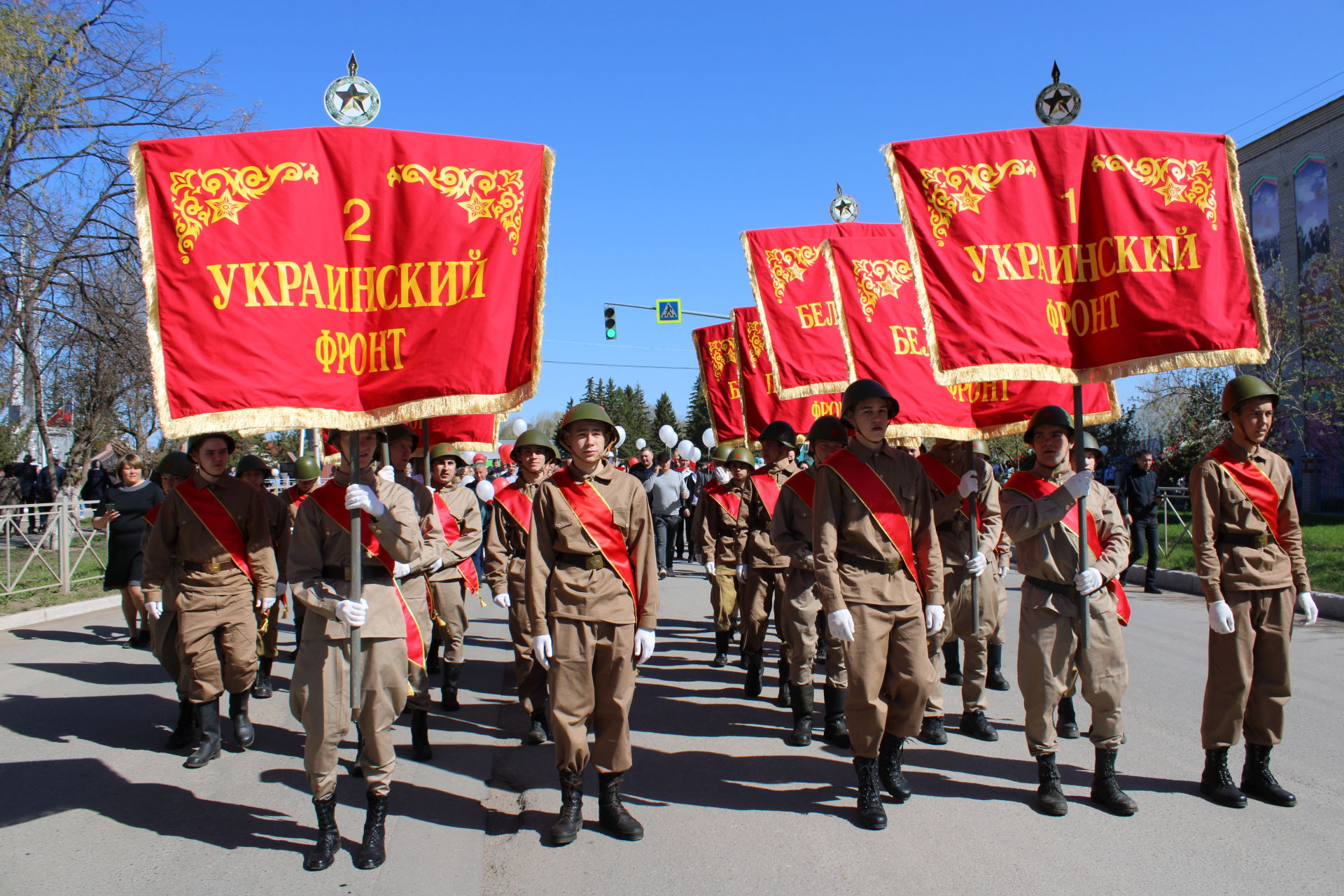 В Азнакаево прошёл маршем "Бессмертный полк"