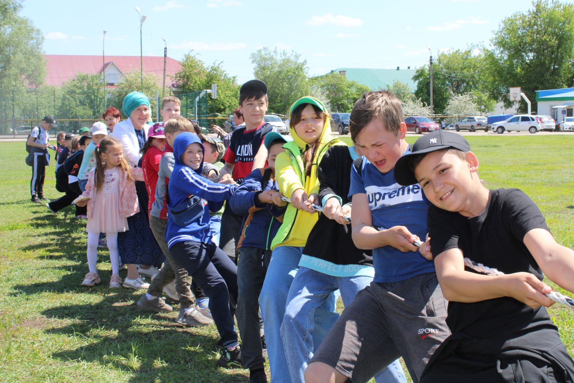 Сегодня в городском парке им. Ишкаева был организован праздник в честь Дня защиты детей