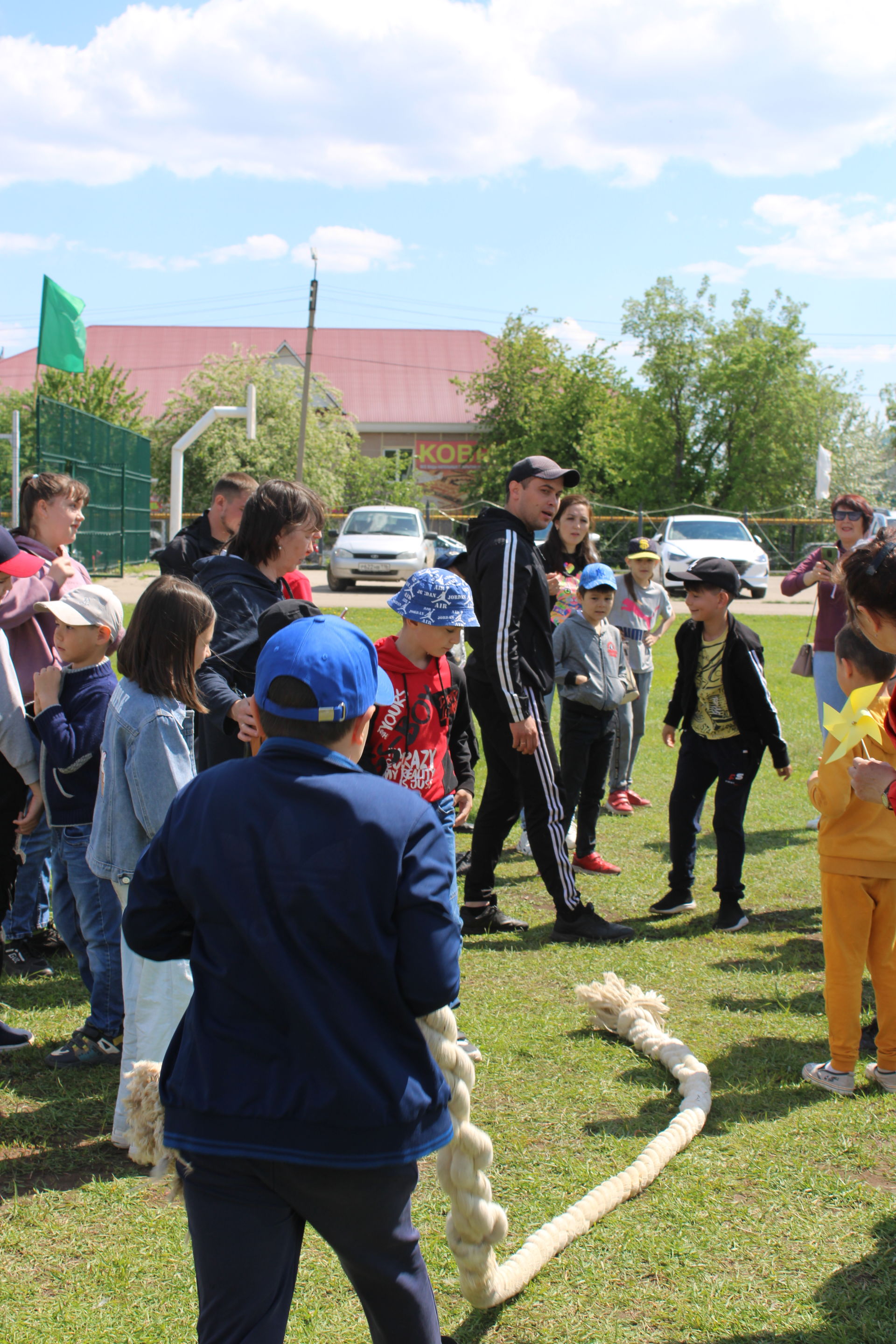 Сегодня в городском парке им. Ишкаева был организован праздник в честь Дня защиты детей