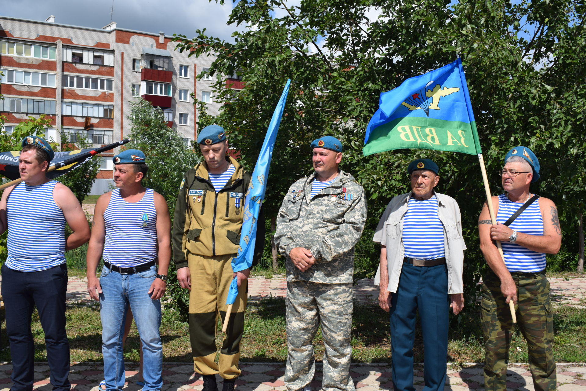 Азнакаевские десантники отметили День ВДВ