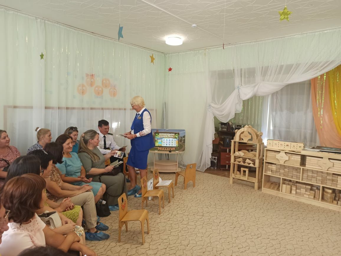 В Азнакаево не прекращается работа по профилактике и предупреждении детского дорожно-транспортного травматизма