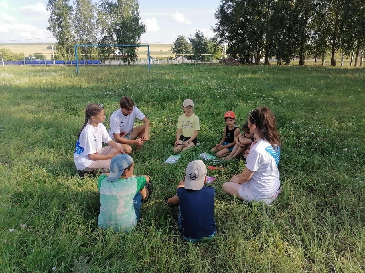 Волонтеры школы поселка Победы проводят тренинги с детьми
