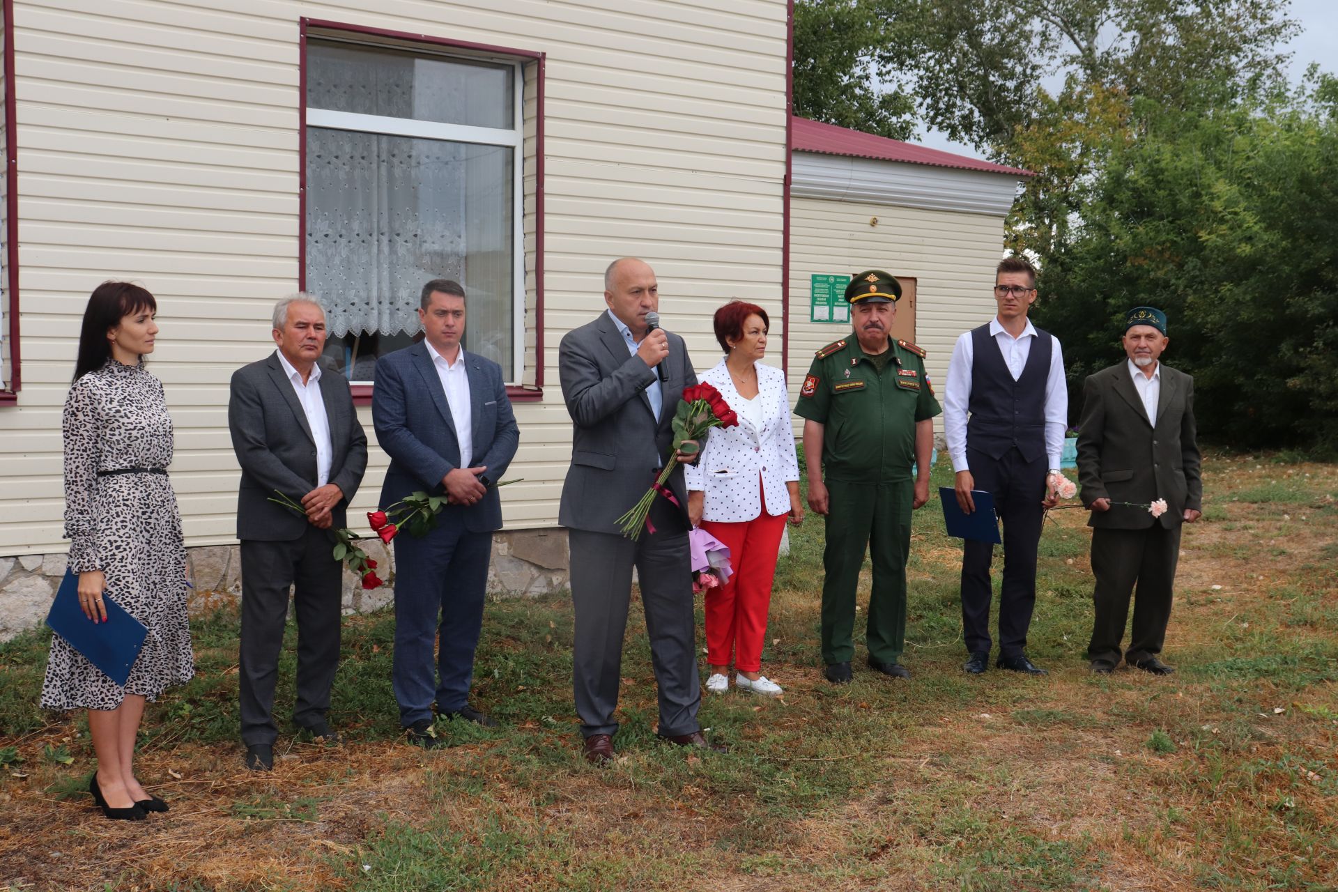 Мәсгут авылында Олег Дещеня-Стриж истәлегенә мемориаль такта ачылды