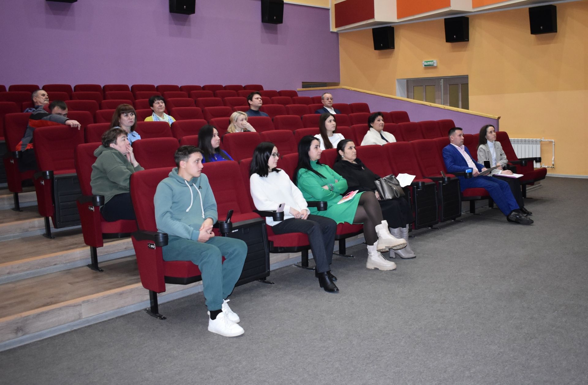 В Азнакаево состоялось отчетное собрание трудового коллектива Культурного центра