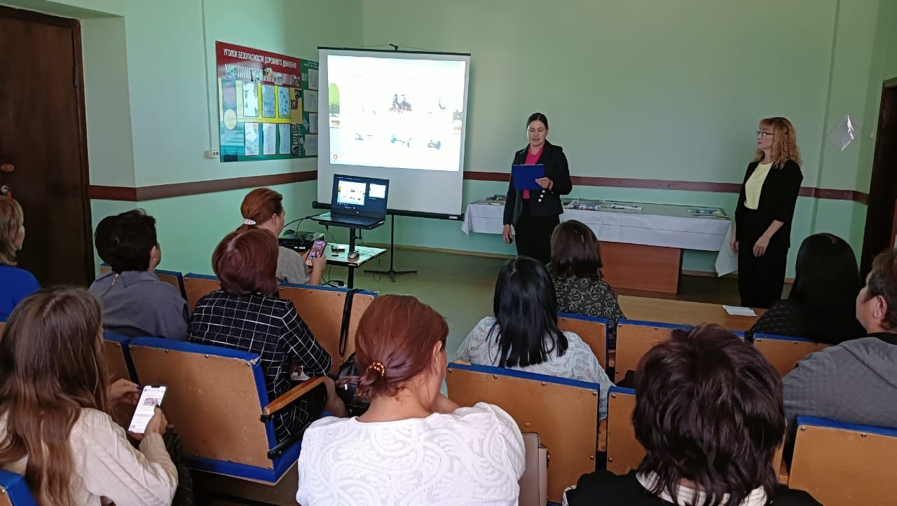 Юные инспекторы Азнакаево охраняют безопасность дорожного  движения