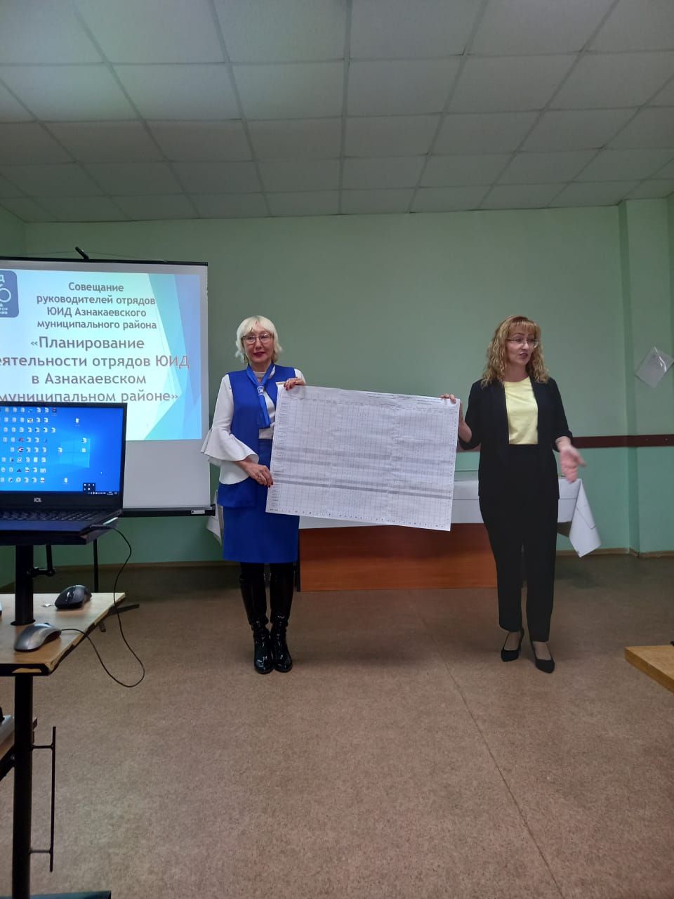 Юные инспекторы Азнакаево охраняют безопасность дорожного  движения