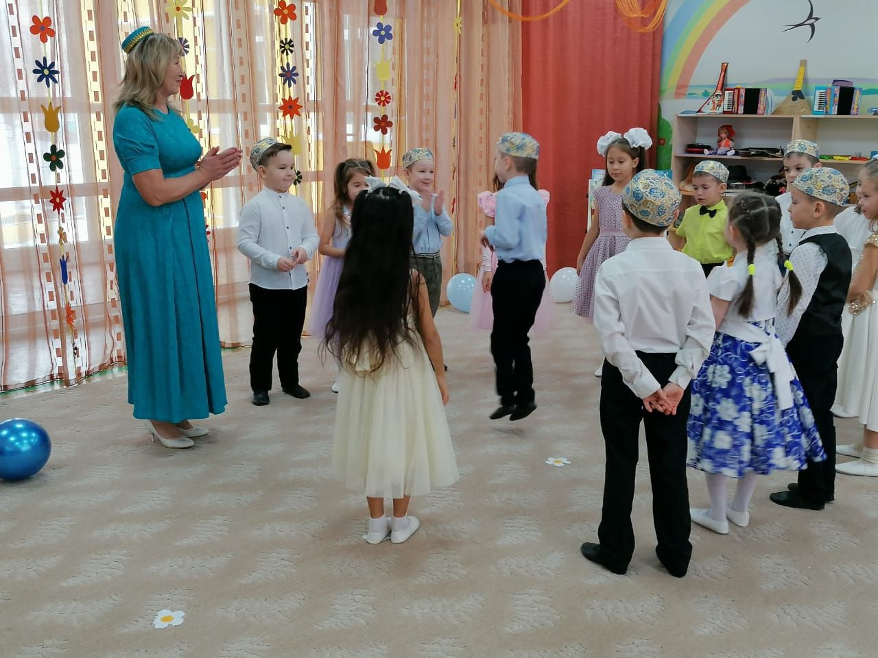 Азнакайдагы 9 нчы «Салават күпере» балалар бакчасында «Туган якта туа хисләрем» дип исемләнгән кичә узды