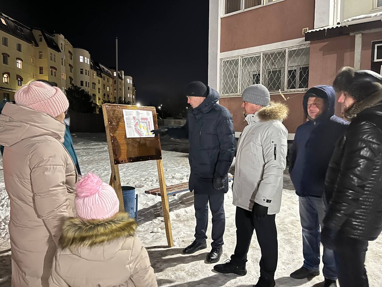 В Азнакаево проходят встречи с жителями дворов по реализации программы «Наш двор»