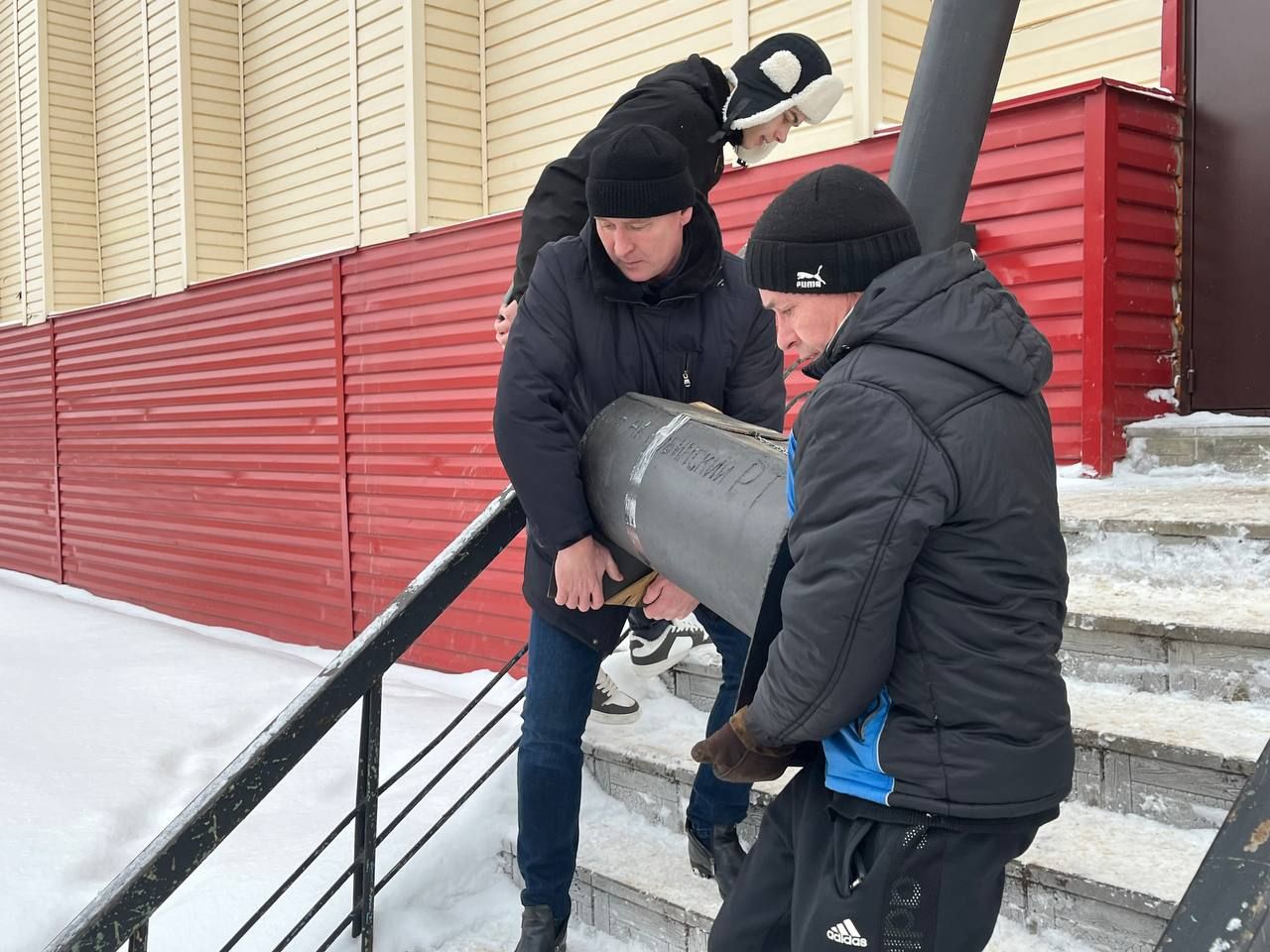 Азнакаевцы отправили очередную партию гуманитарного груза в зону СВО