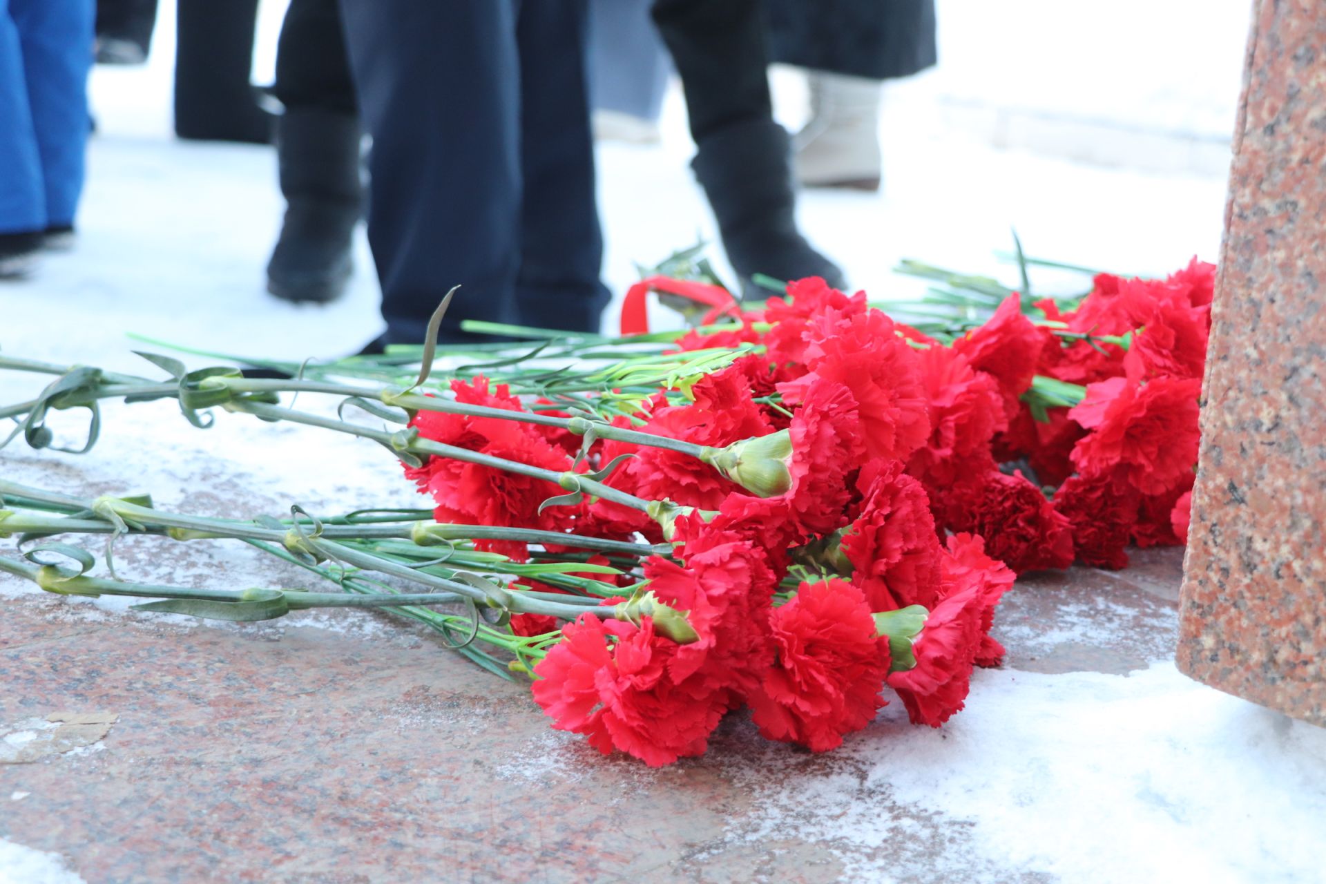 В Азнакаево отметили День Героев