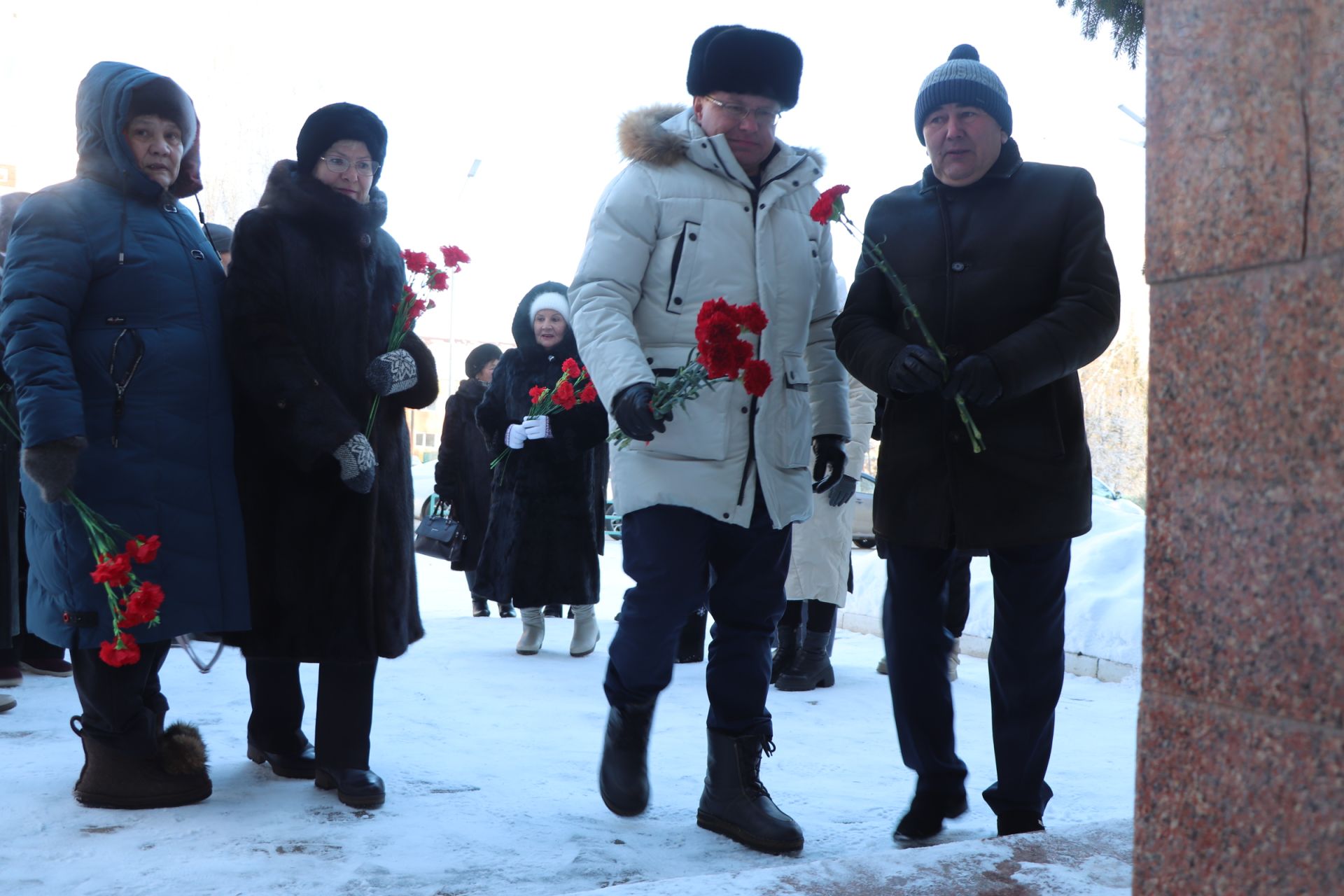 В Азнакаево отметили День Героев