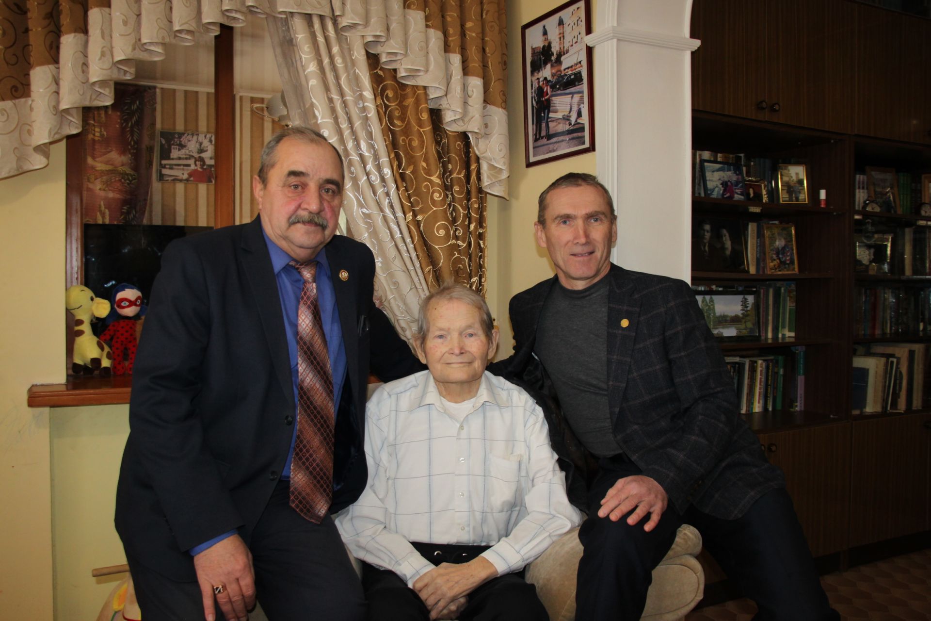 Почтенный житель Азнакаево Рэм Мулюков отметил 95-летие