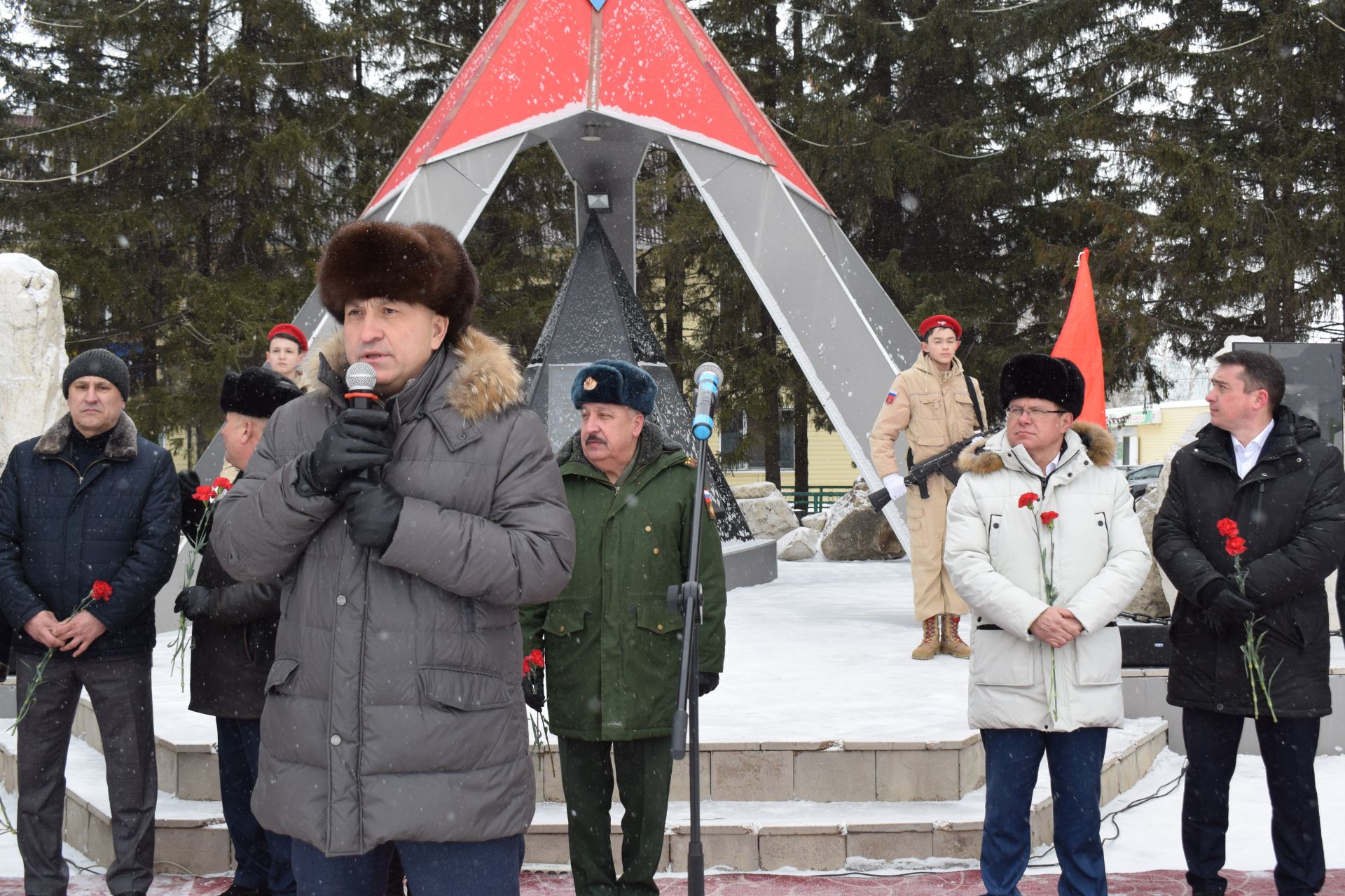 В Азнакаево отметили День памяти воинов-интернационалистов