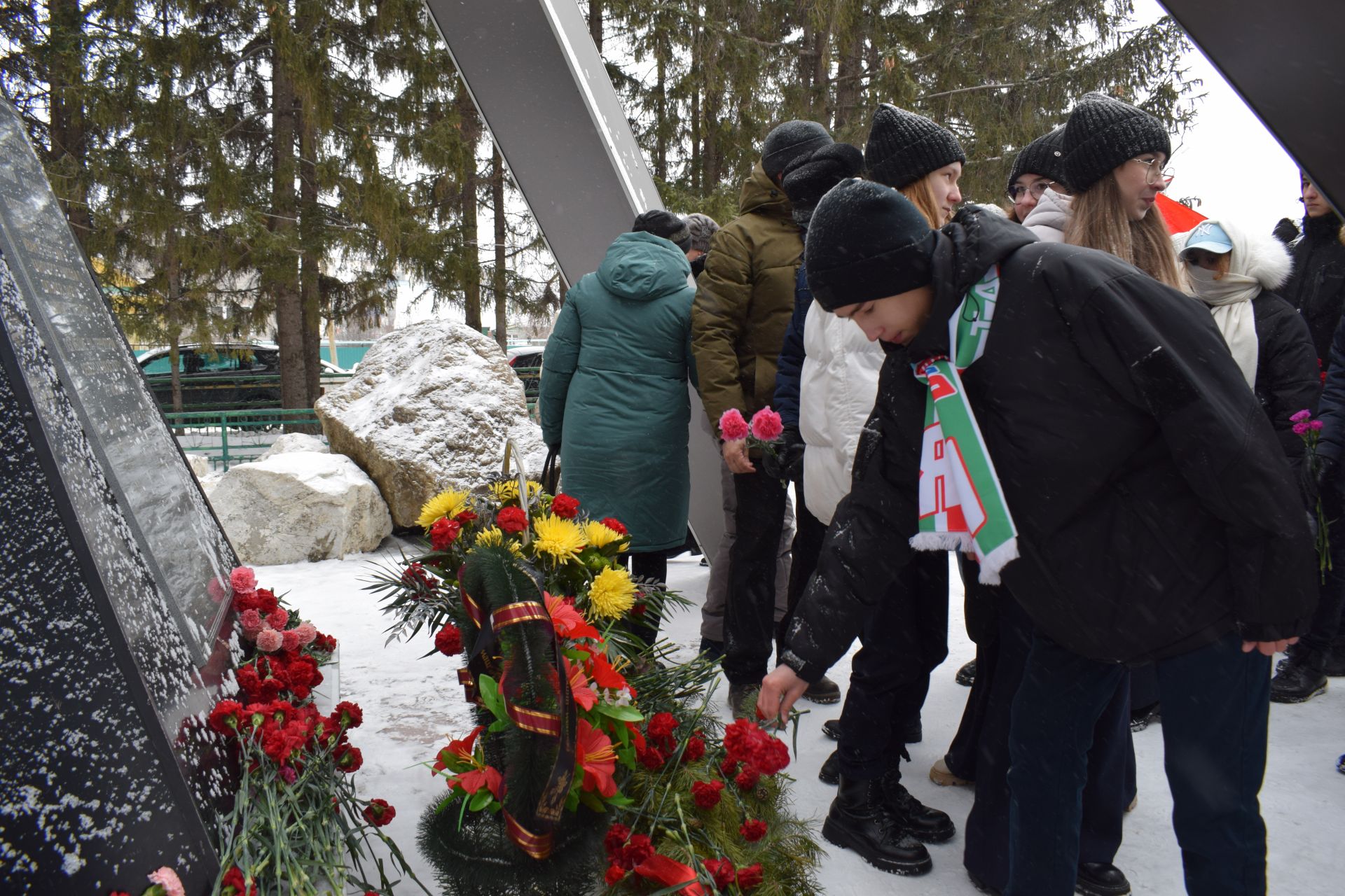 В Азнакаево отметили День памяти воинов-интернационалистов