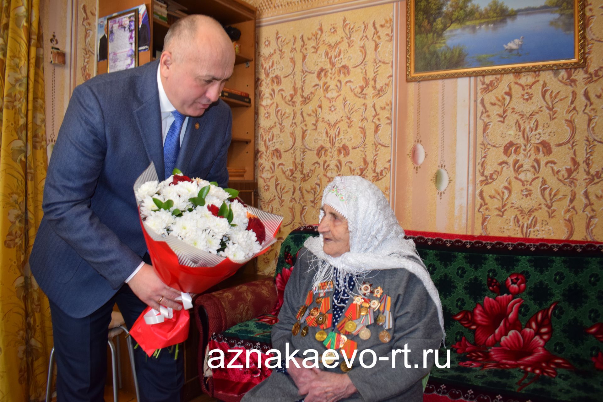 Азнакайда яшәүче сугыш ветераны Гыйльменур апа Җәләева 100 яшен билгеләп үтте